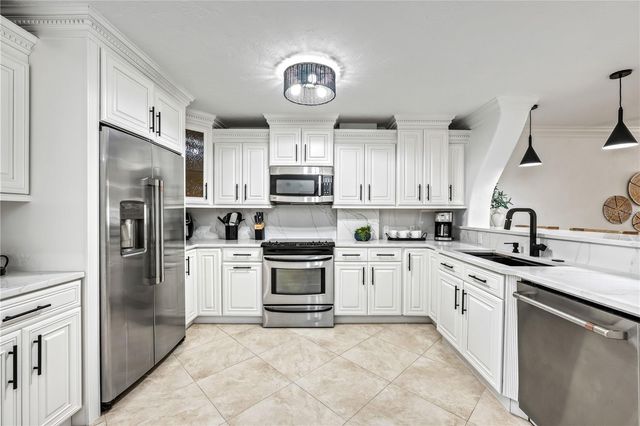 5880 MIDNIGHT PASS ROAD 210, Sarasota, FL 34242