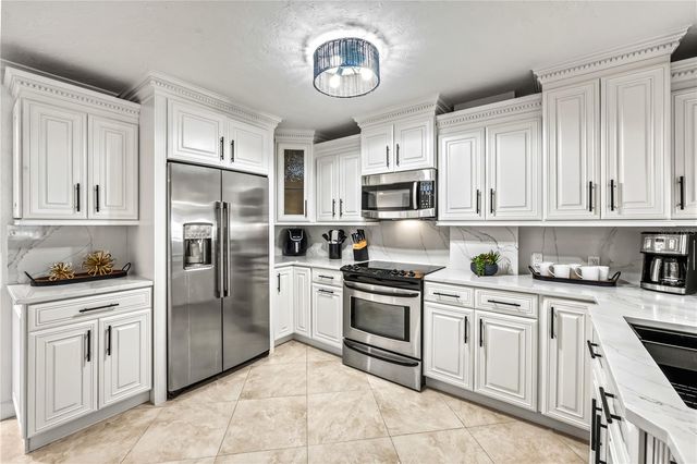 5880 MIDNIGHT PASS ROAD 210, Sarasota, FL 34242