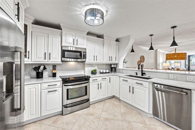 5880 MIDNIGHT PASS ROAD 210, Sarasota, FL 34242