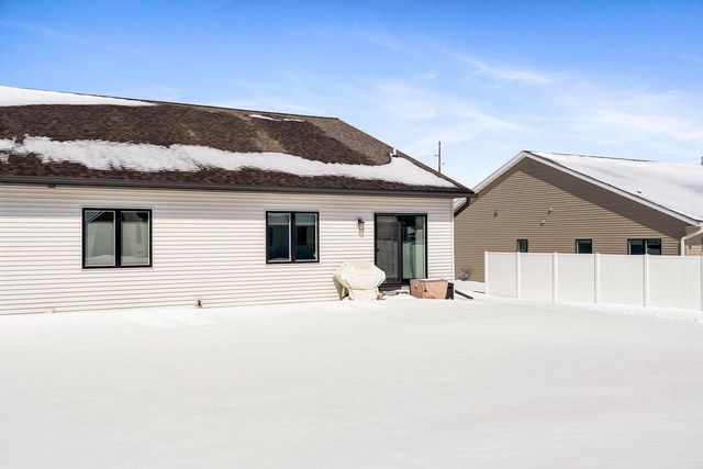 733 Crockett DRIVE, Holmen, WI 54636