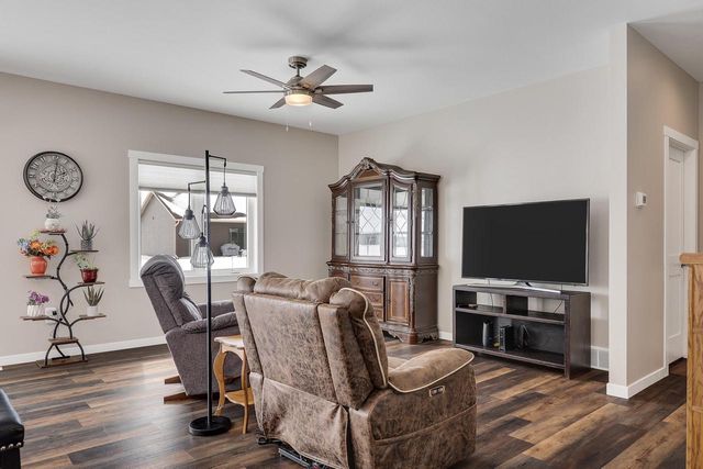 733 Crockett DRIVE, Holmen, WI 54636