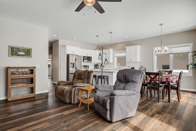 733 Crockett DRIVE, Holmen, WI 54636