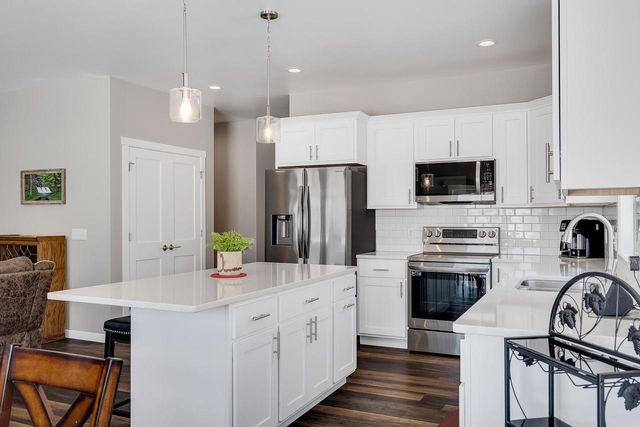 733 Crockett DRIVE, Holmen, WI 54636