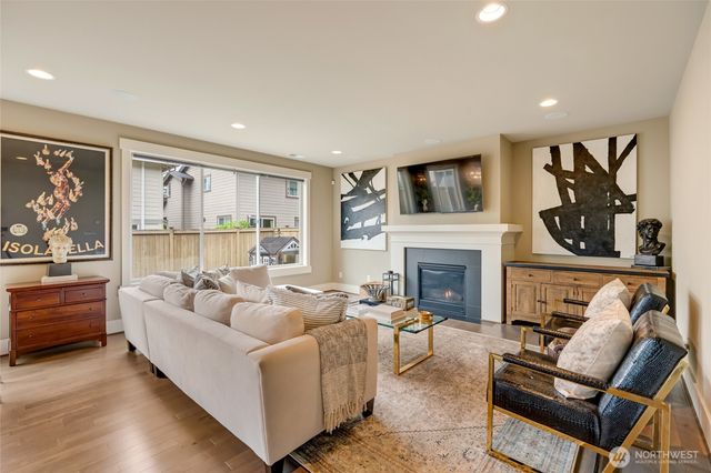 619 Graham Avenue NE, Renton, WA 98059