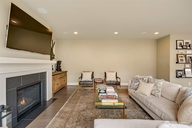 619 Graham Avenue NE, Renton, WA 98059