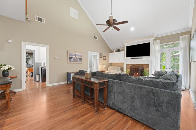 626 Creekbend Drive, Mesquite, TX 75149