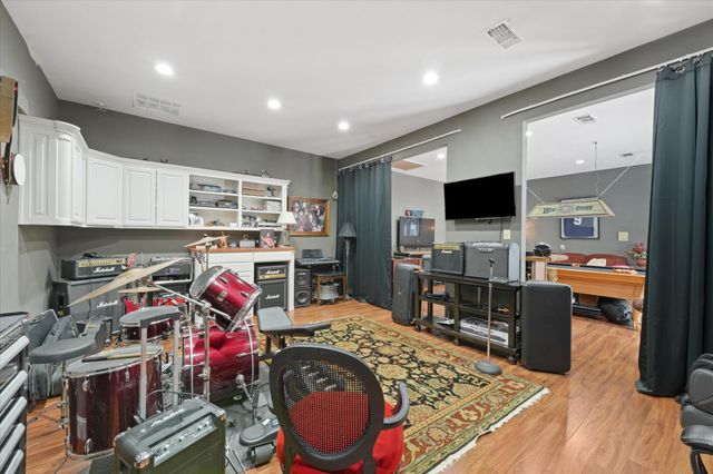 626 Creekbend Drive, Mesquite, TX 75149