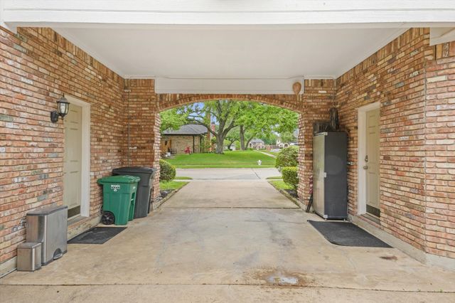 626 Creekbend Drive, Mesquite, TX 75149