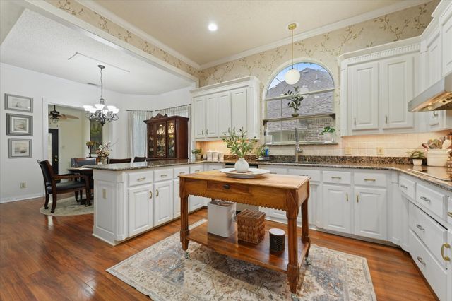 626 Creekbend Drive, Mesquite, TX 75149