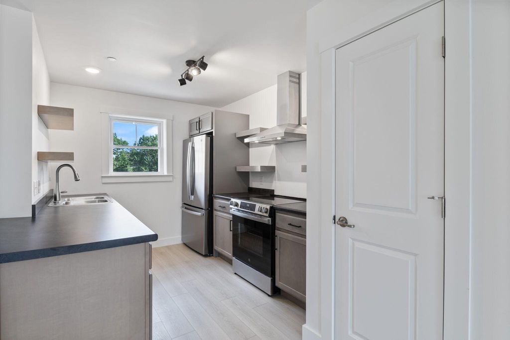 65 Dougherty Court 203, Portland, ME 04102 — photo 4