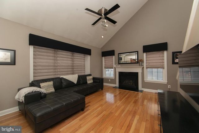 642 BAINBRIDGE DR, Mullica Hill, NJ 08062