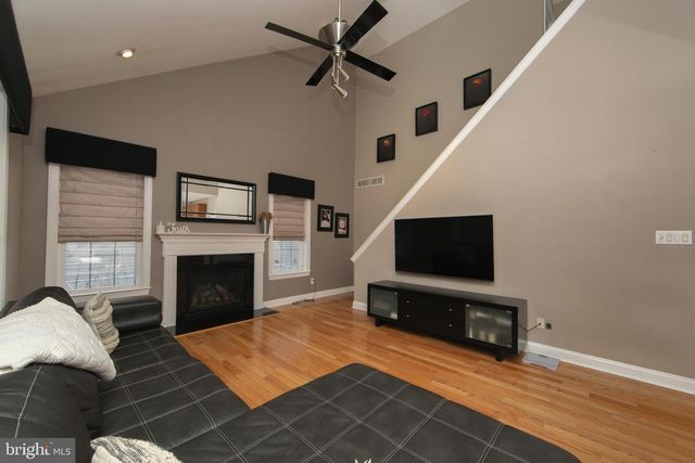 642 BAINBRIDGE DR, Mullica Hill, NJ 08062