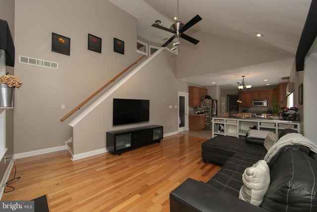 642 BAINBRIDGE DR, Mullica Hill, NJ 08062