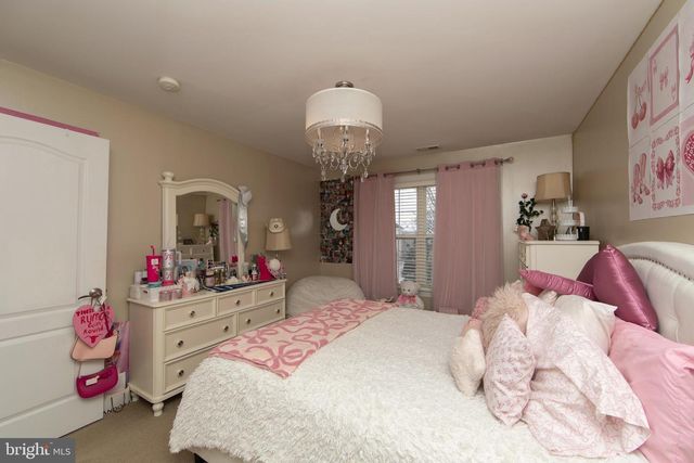 642 BAINBRIDGE DR, Mullica Hill, NJ 08062