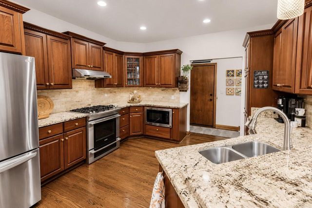 N49W15974 Caitlin COURT, Menomonee Falls, WI 53051