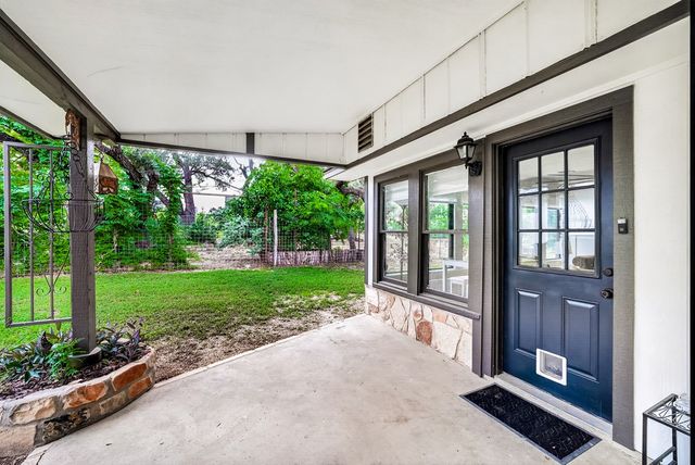 219 Indian Creek Rd, Ingram, TX 78025