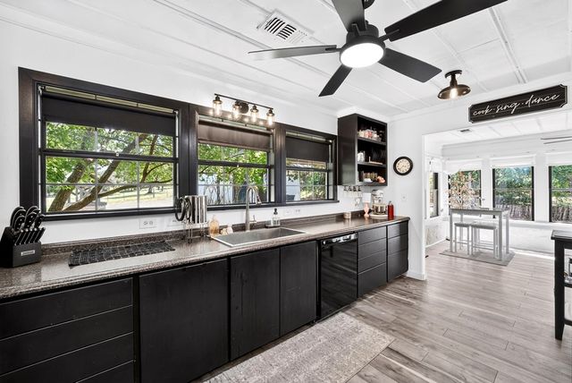 219 Indian Creek Rd, Ingram, TX 78025