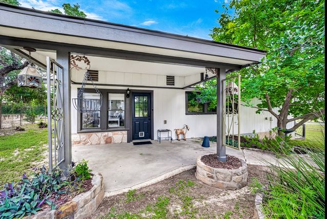 219 Indian Creek Rd, Ingram, TX 78025