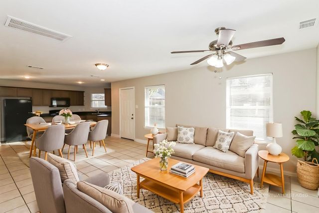 214 N Native Lane, Houston, TX 77022