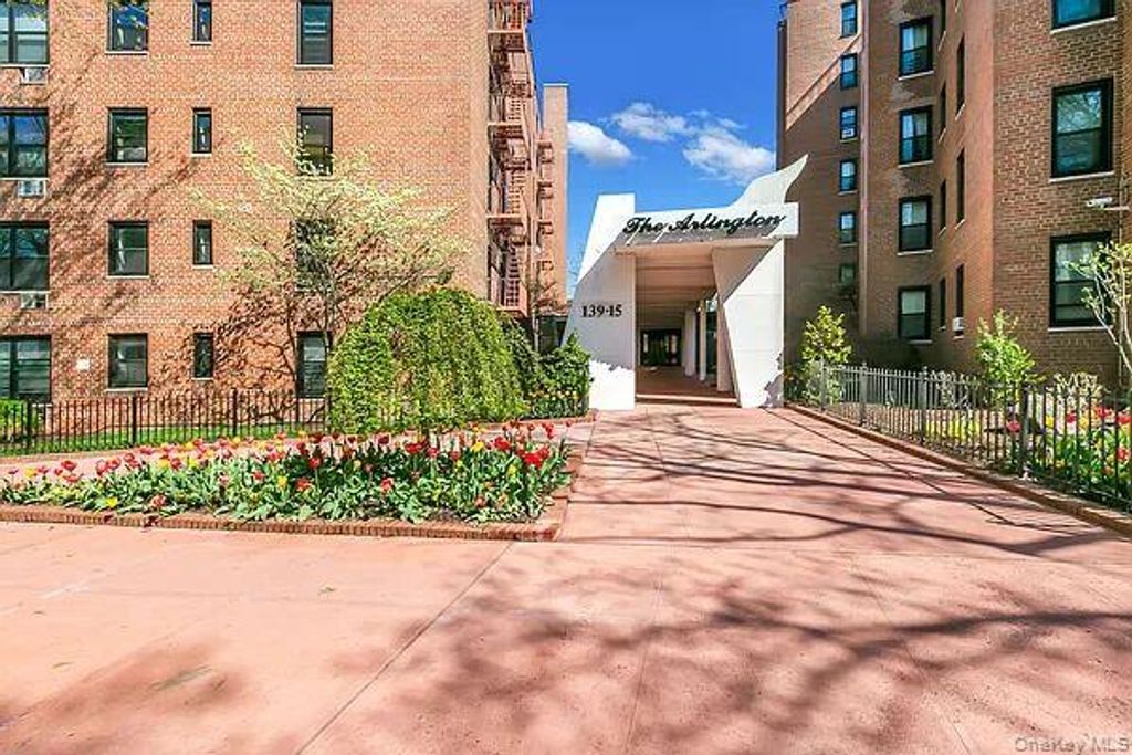 139-15 83rd Avenue 717, Briarwood, NY 11435 — exterior
