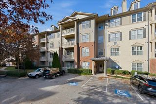 4805 W Village SE Way 2204, Smyrna, GA 30080