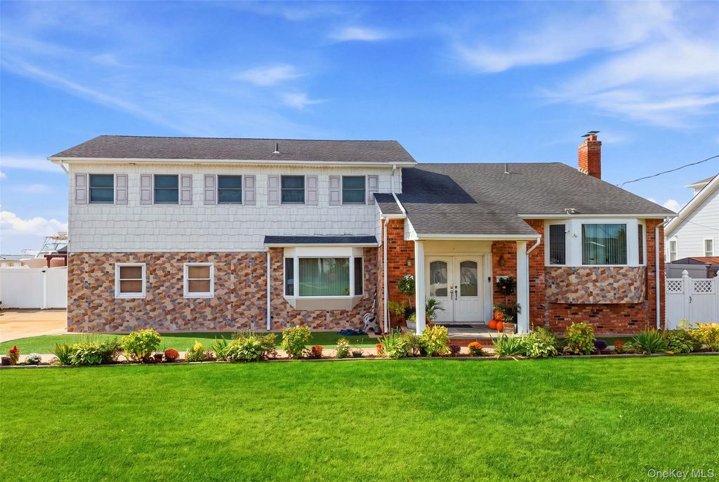 116 Lucinda Drive, Babylon, NY 11702 — photo 2