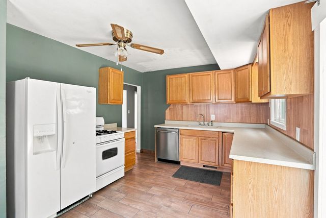 9 Blackhawk Hills Drive, Rock Island, IL 61201