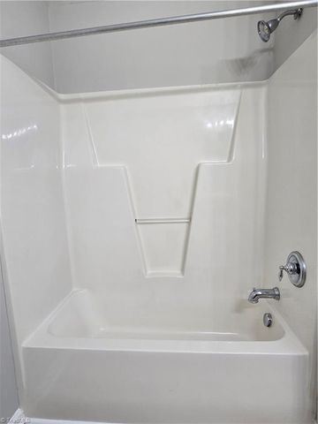 923 Windcastle Lane 105, Winston-salem, NC 27105