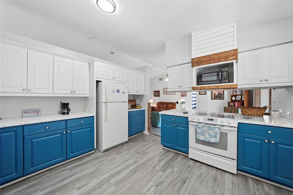 Image 8 of property listing at 2788 SE CREEKWOOD TERRACE, Arcadia, FL 34266