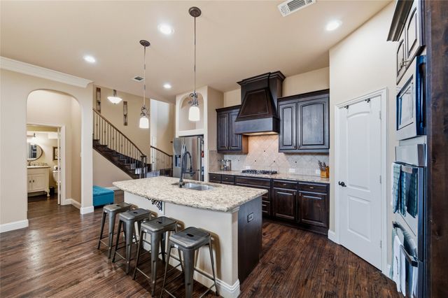 8517 Revenue Way, North Richland Hills, TX 76182