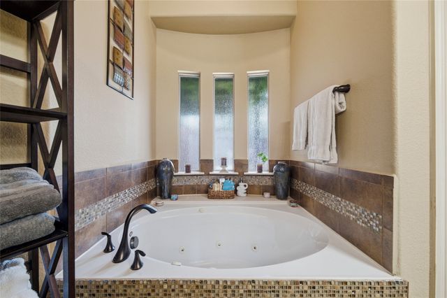 8517 Revenue Way, North Richland Hills, TX 76182