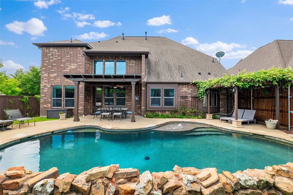 8517 Revenue Way, North Richland Hills, TX 76182