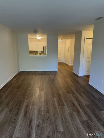 75 Washington Avenue 7-305, Hamden, CT 06518