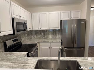 75 Washington Avenue 7-305, Hamden, CT 06518