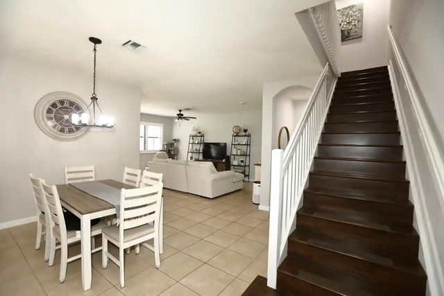 807 E Village Circle, Davie, FL 33325