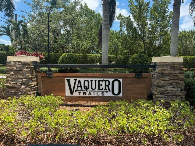 807 E Village Circle, Davie, FL 33325