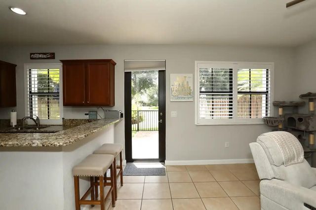 807 E Village Circle, Davie, FL 33325