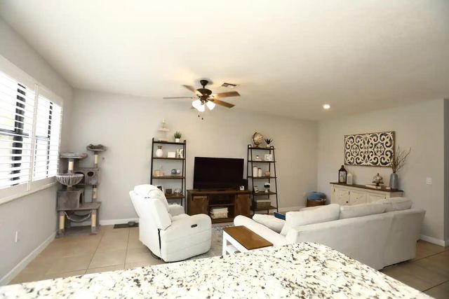 807 E Village Circle, Davie, FL 33325