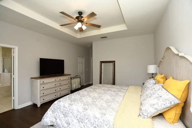 807 E Village Circle, Davie, FL 33325