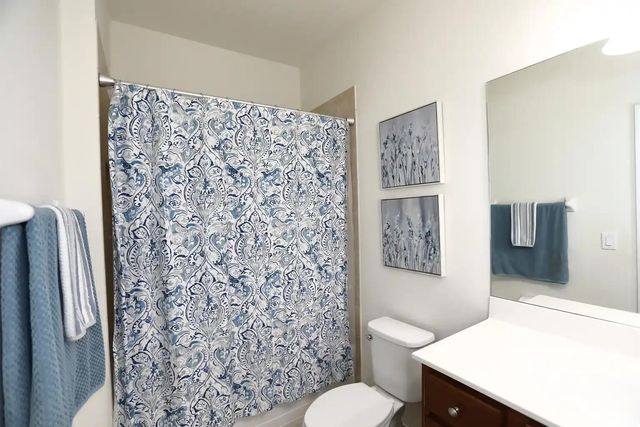 807 E Village Circle, Davie, FL 33325