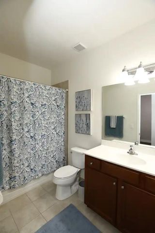 807 E Village Circle, Davie, FL 33325