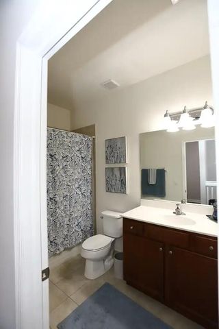 807 E Village Circle, Davie, FL 33325