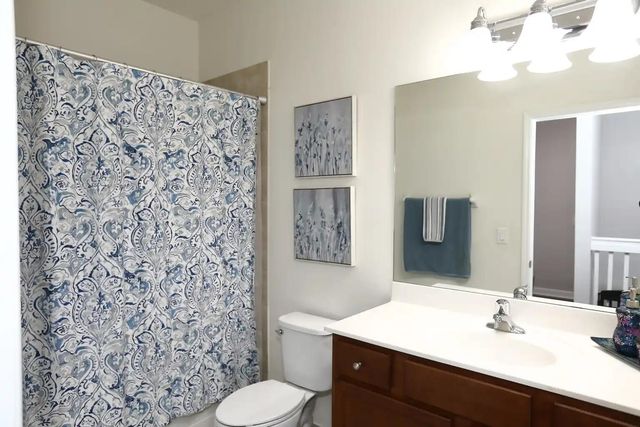 807 E Village Circle, Davie, FL 33325