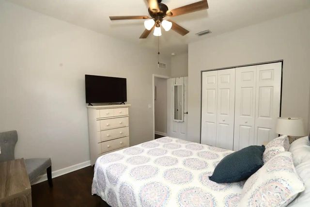807 E Village Circle, Davie, FL 33325