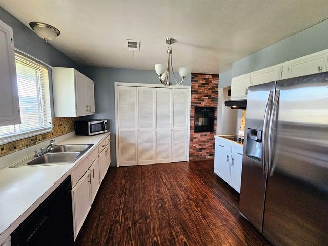 19377 Huntington Rd, Gallipolis Ferry, WV 25515