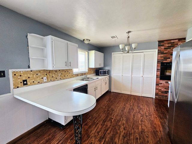 19377 Huntington Rd, Gallipolis Ferry, WV 25515