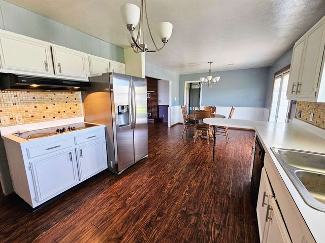 19377 Huntington Rd, Gallipolis Ferry, WV 25515