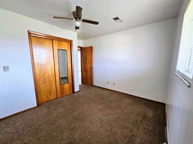 19377 Huntington Rd, Gallipolis Ferry, WV 25515