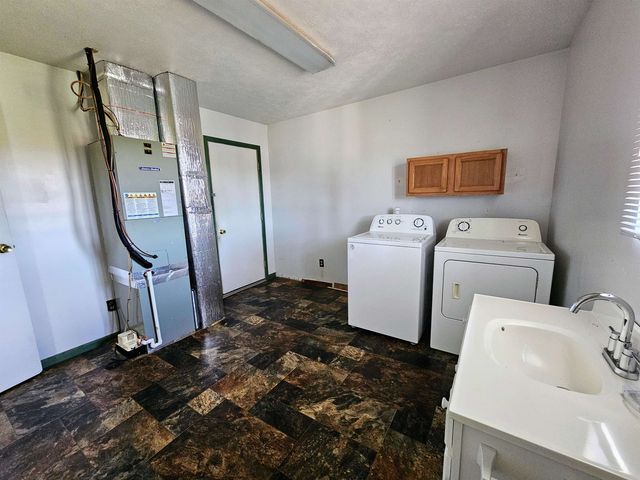 19377 Huntington Rd, Gallipolis Ferry, WV 25515