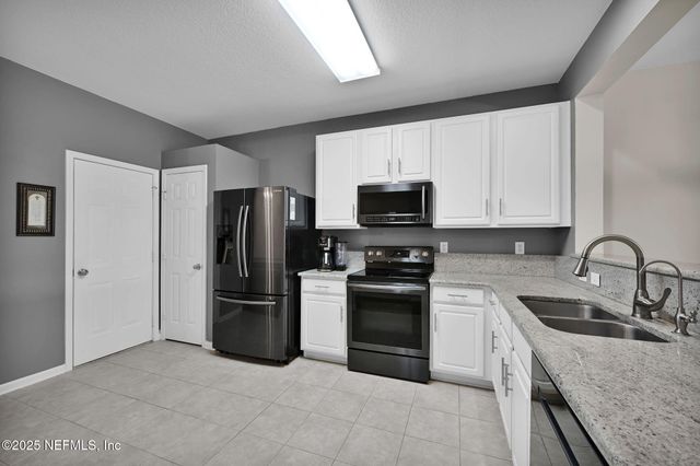 7990 BAYMEADOWS Road E, 2302, Jacksonville, FL 32256